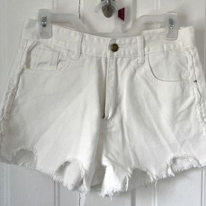 SHEIN. NWOT White Jean shorts